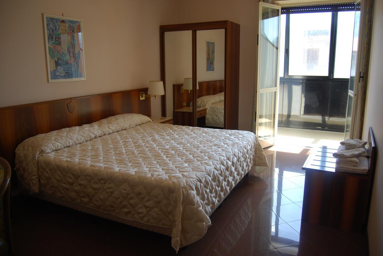 Hotel Antica Quercia Cementara Extérieur photo