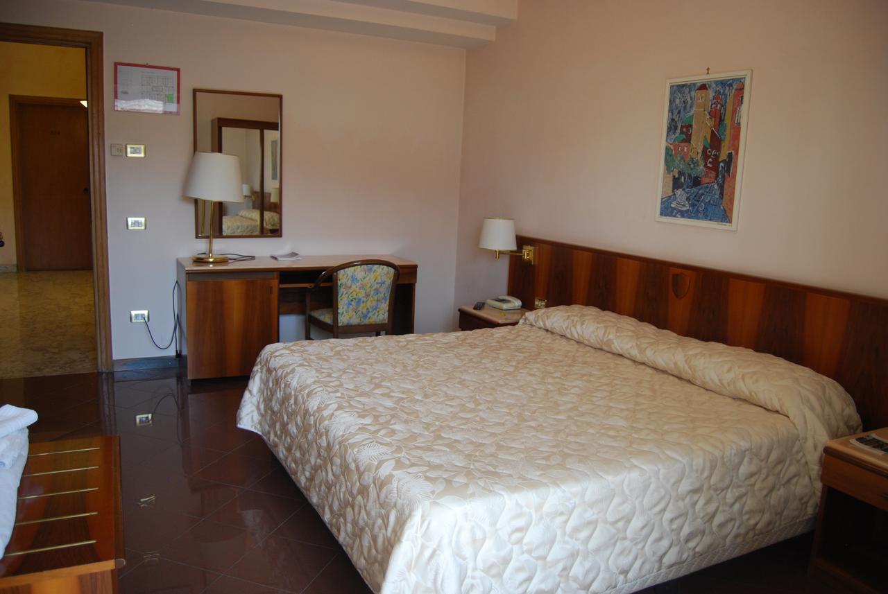 Hotel Antica Quercia Cementara Extérieur photo