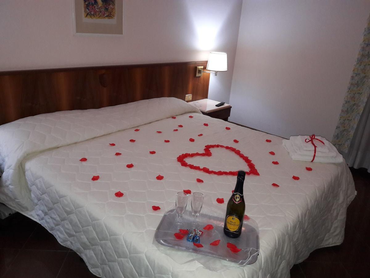 Hotel Antica Quercia Cementara Extérieur photo