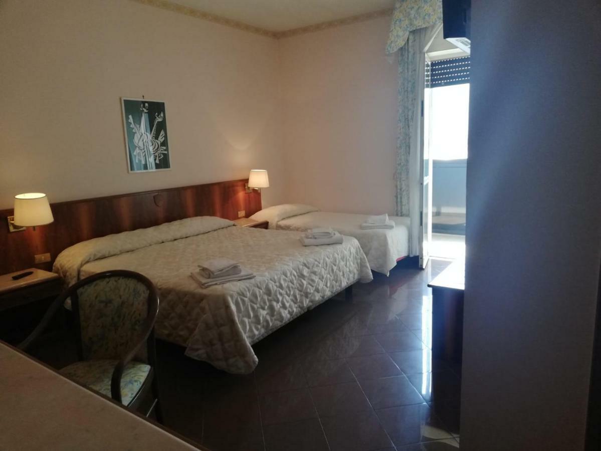 Hotel Antica Quercia Cementara Extérieur photo
