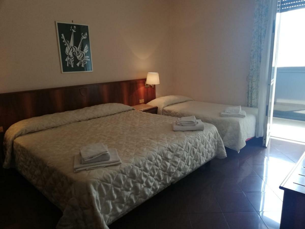 Hotel Antica Quercia Cementara Extérieur photo
