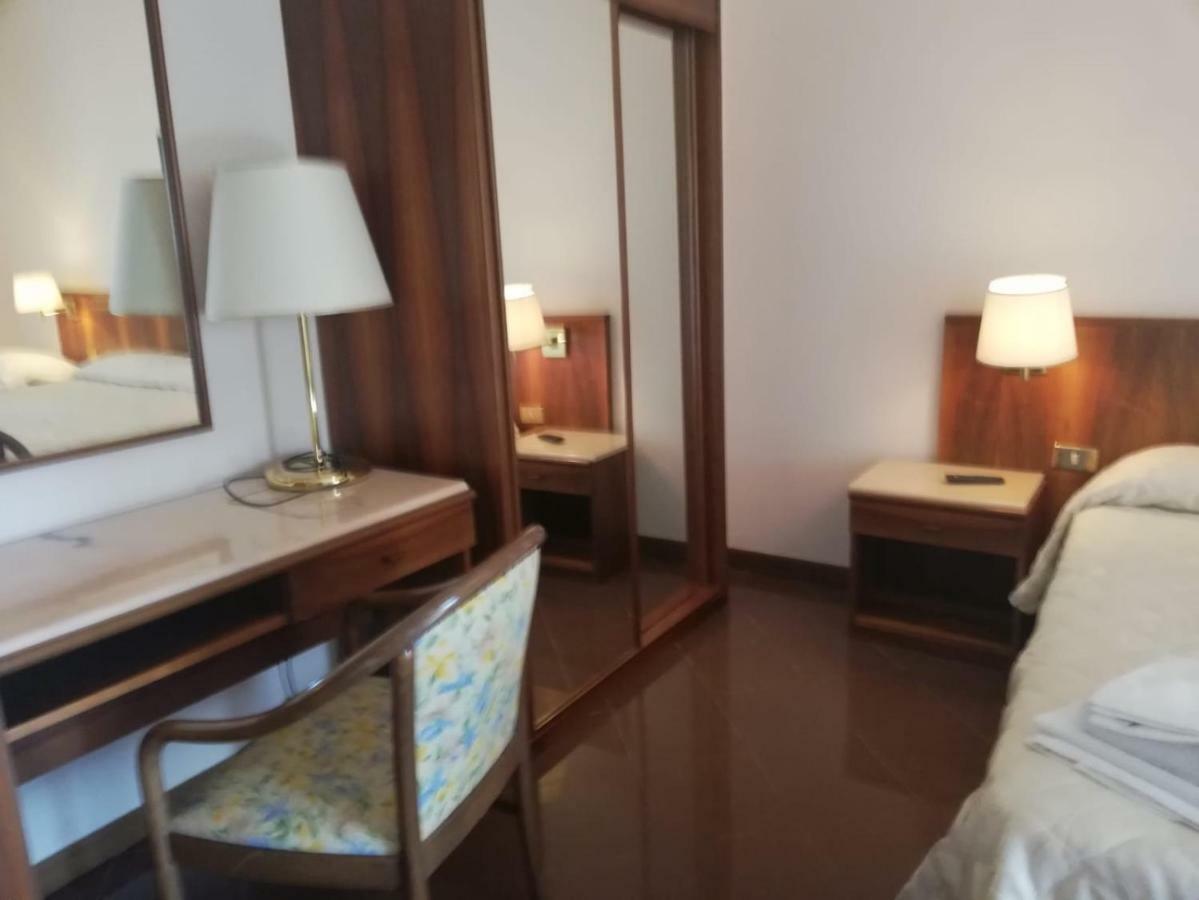 Hotel Antica Quercia Cementara Extérieur photo